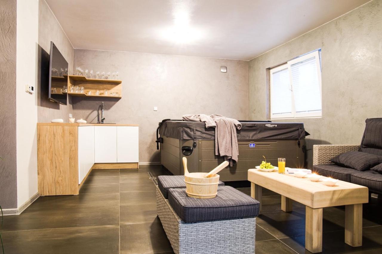 Apartmany A Wellness Vmal Skuteč Eksteriør billede